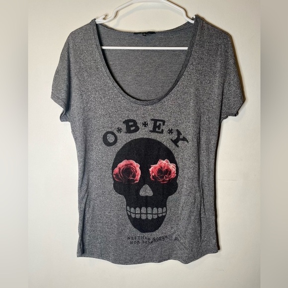 Obey Tops - OBEY Skull "NEITHER NOBLE NOR DEPRAVED" Short
Sleeve Gray Tee size medium